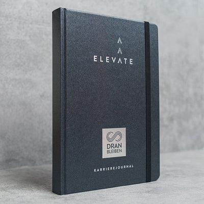 Abbildung des DRANBLEIBEN Elevate Karrierejournals